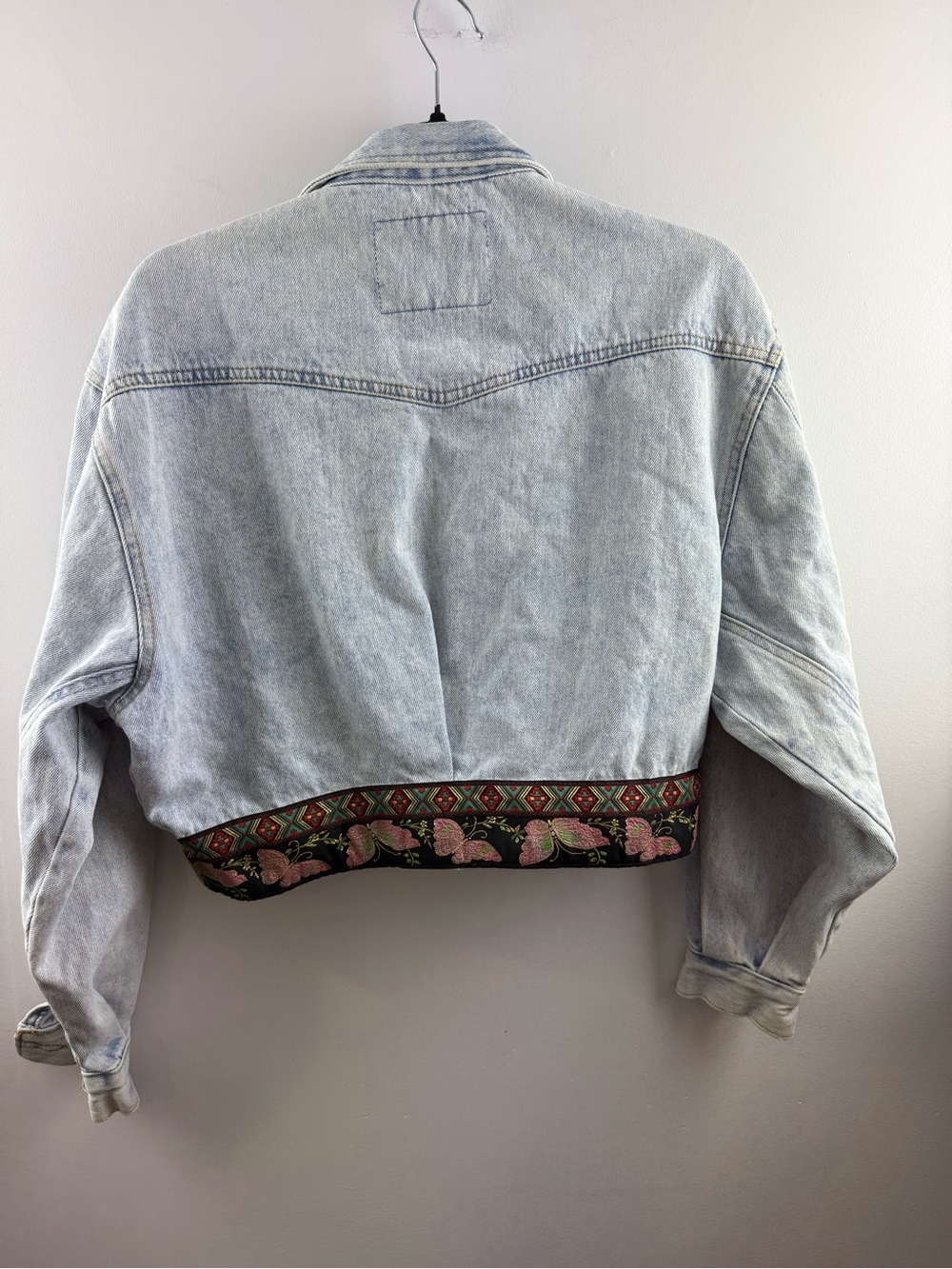 Vintage Joujou Butterfly Embroidered Cropped Denim Jacket Western Acid Wash 90s - Picture 2 of 11